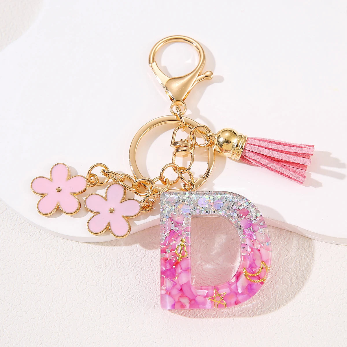 Pink flower initial keychain Drop glue resin 26 English letter keychain A E K L M S Pendant women's handbag Accessory Gift