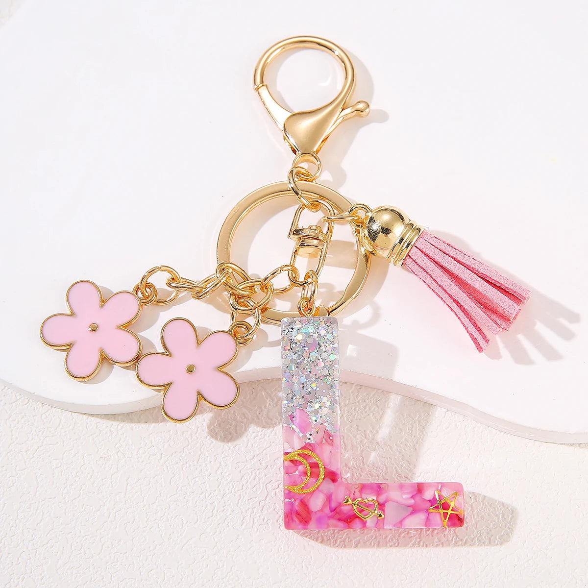 Pink flower initial keychain Drop glue resin 26 English letter keychain A E K L M S Pendant women's handbag Accessory Gift