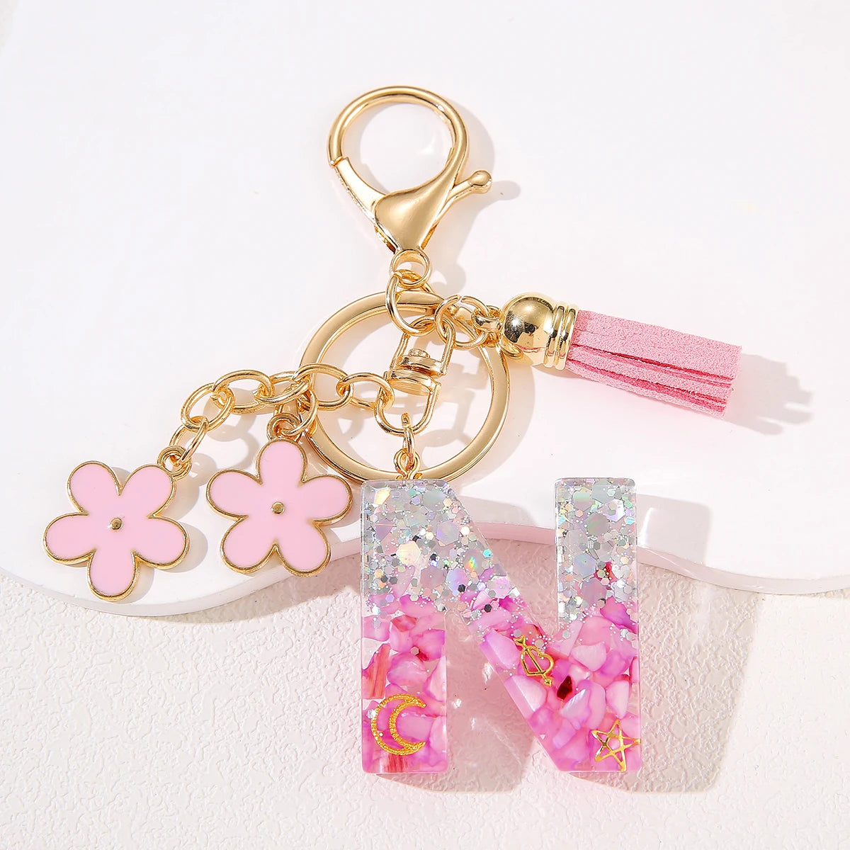 Pink flower initial keychain Drop glue resin 26 English letter keychain A E K L M S Pendant women's handbag Accessory Gift