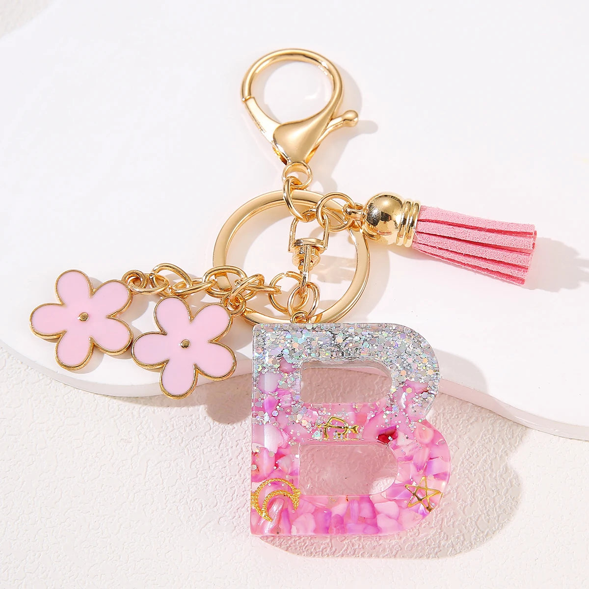 Pink flower initial keychain Drop glue resin 26 English letter keychain A E K L M S Pendant women's handbag Accessory Gift