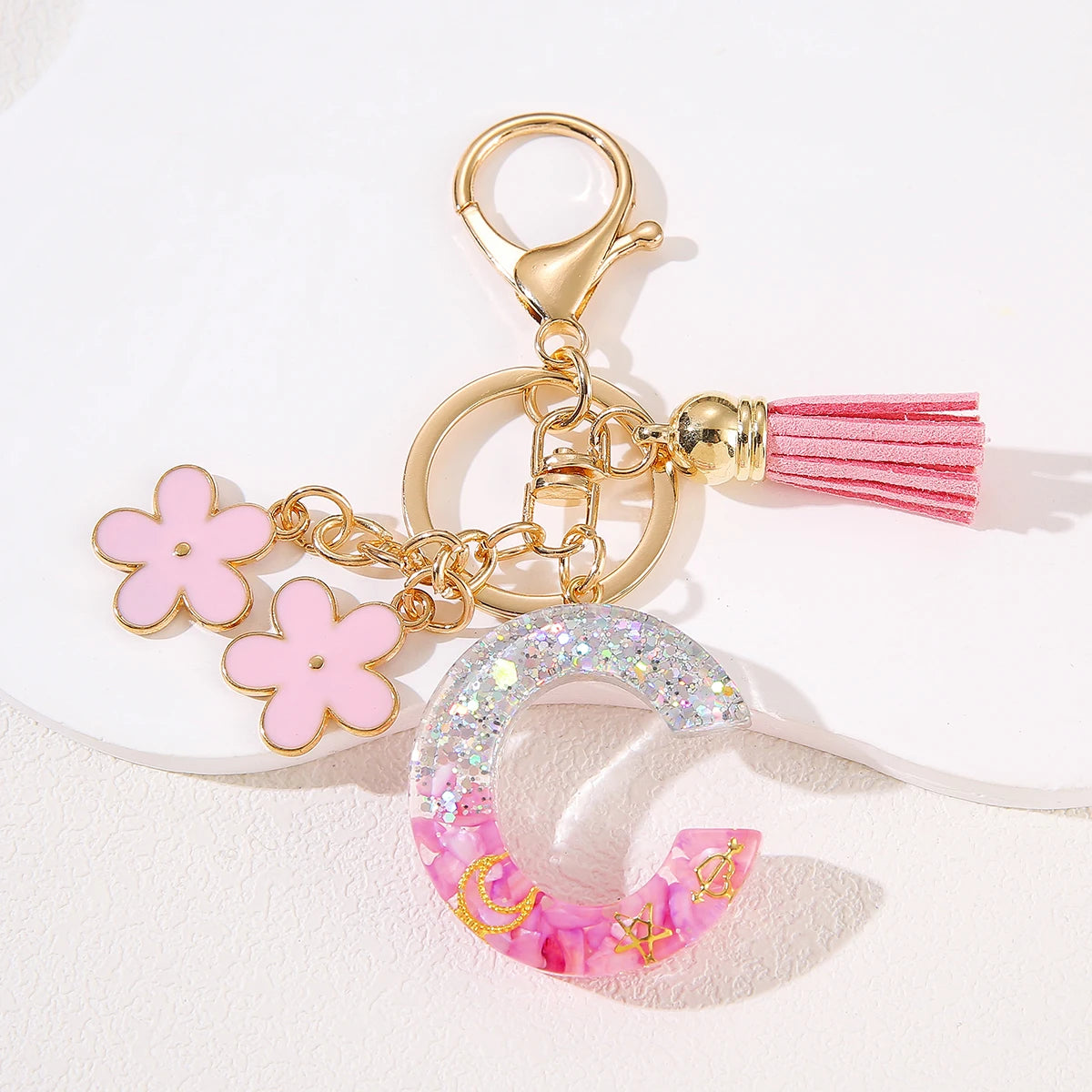 Pink flower initial keychain Drop glue resin 26 English letter keychain A E K L M S Pendant women's handbag Accessory Gift