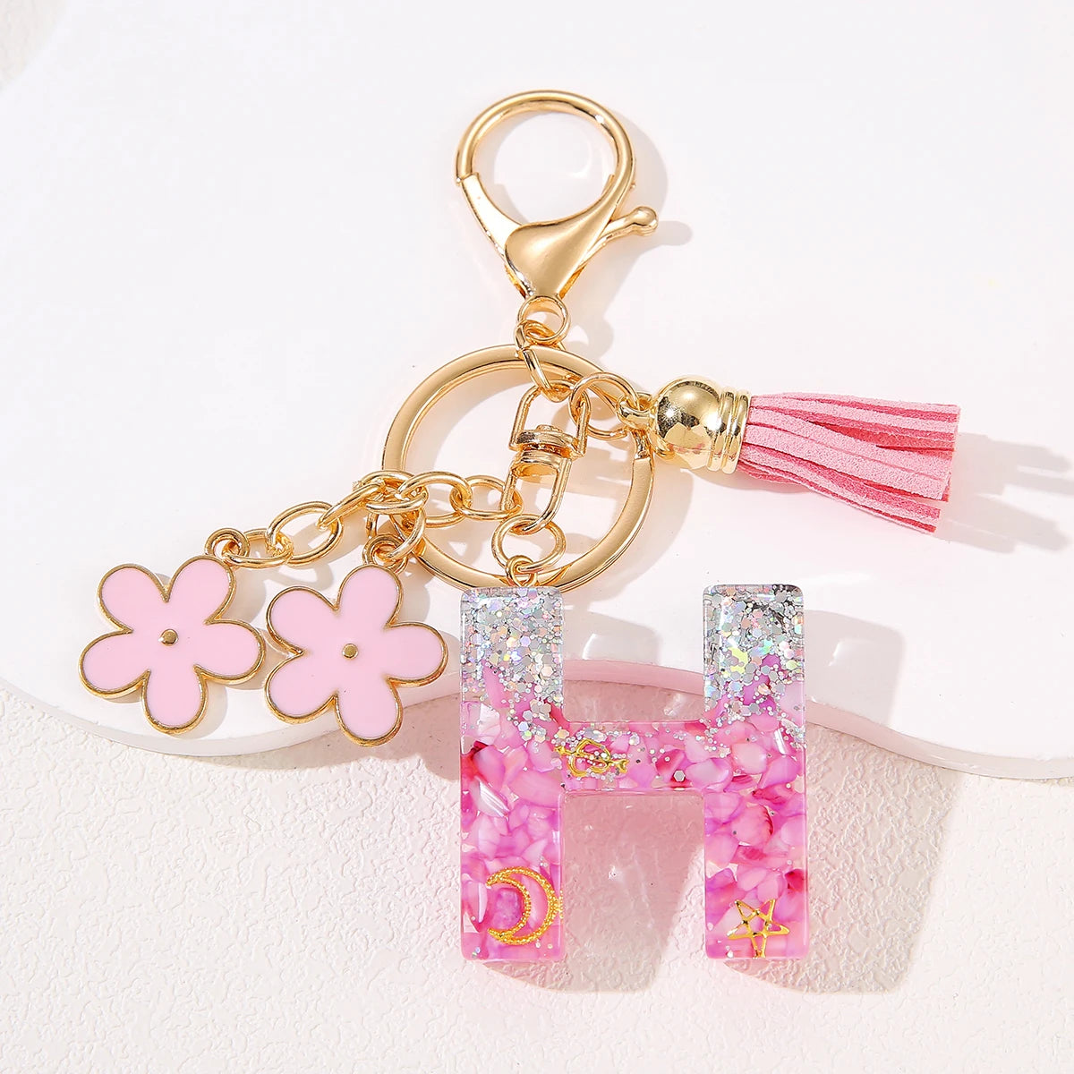 Pink flower initial keychain Drop glue resin 26 English letter keychain A E K L M S Pendant women's handbag Accessory Gift