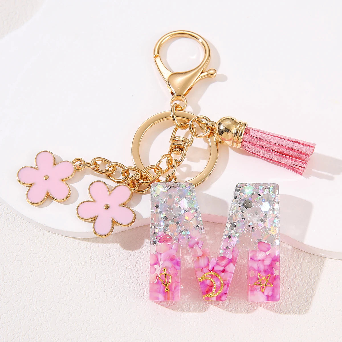 Pink flower initial keychain Drop glue resin 26 English letter keychain A E K L M S Pendant women's handbag Accessory Gift